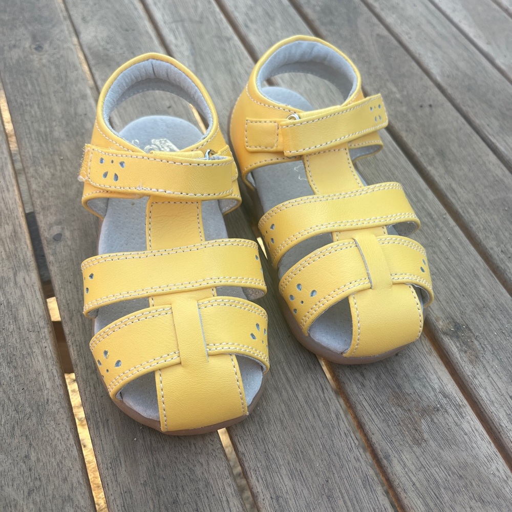 Toddler girls yellow sandals — NWOT